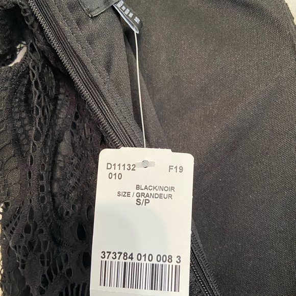 Le Chateau Dress - Picture 4 of 5